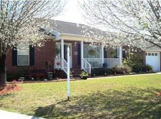 1400 White Ibis Ct, Hanahan, SC 29410