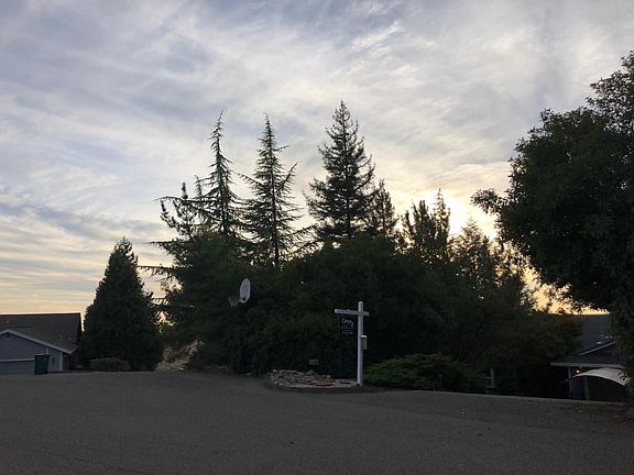 3rd image of 3360 Colina Ct