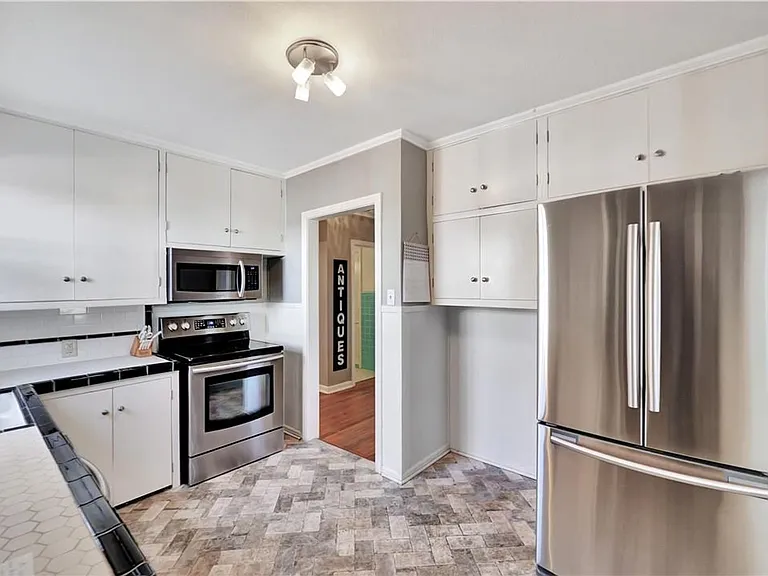 2521 Forest Park Blvd — Photo 11