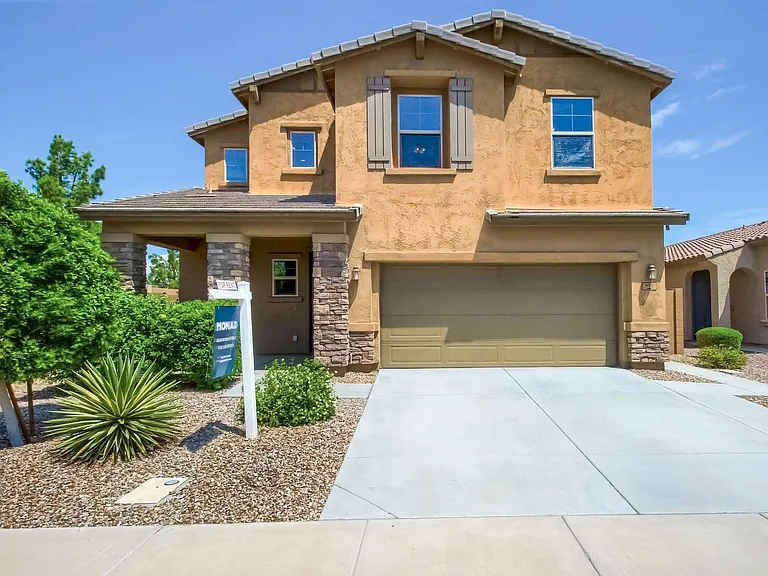 888 E Jacob St — Photo 1