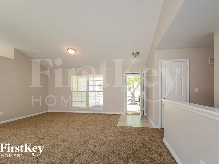310 Rustic Oaks Dr — Photo 3