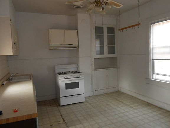 2nd image of 2730 N Wayne Ave #2730CH2