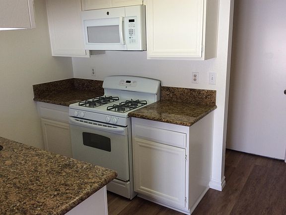 5th image of 532 Taxco Ct