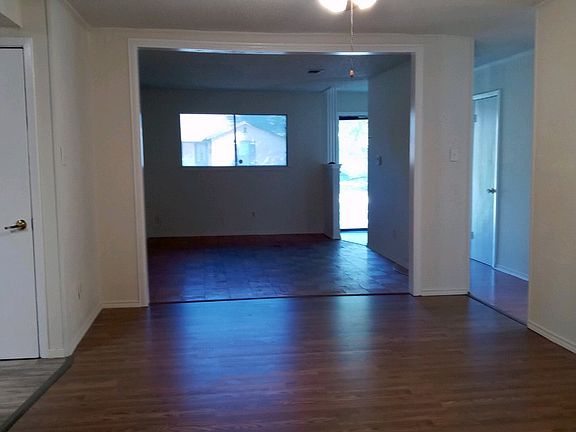 3rd image of 4036 Tacoma St