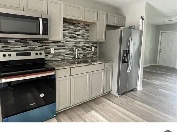 806 12th St E, Bradenton, FL 34208