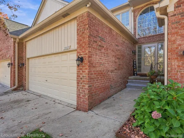 55427 Boardwalk Dr, Shelby Township, MI 48316
