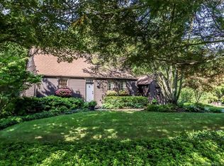 14 Kaechele Dr, Sandy Hook, CT 06482