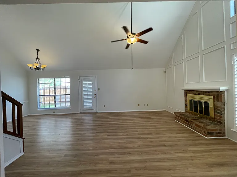 4400 Odessa Dr — Photo 3