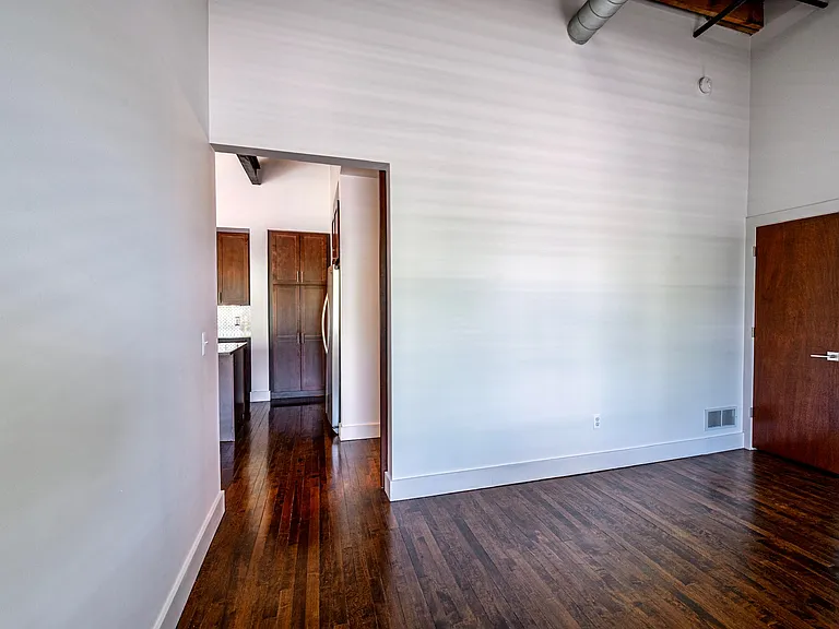 922 N Main St #212 — Photo 14
