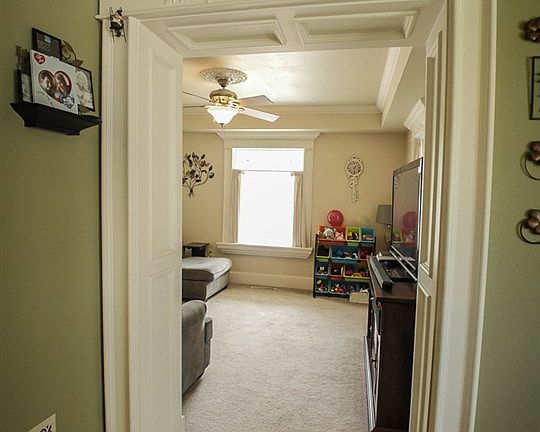 4th image of 161 E Arndt St