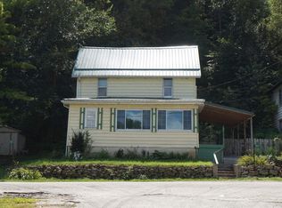 49197 Green Island Rd, Miles, IA 52064