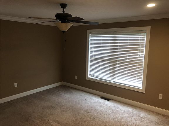 5th image of 444 Fonso Cir
