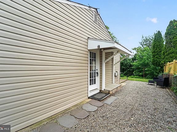 4th image of 2418 Brunswick Rd