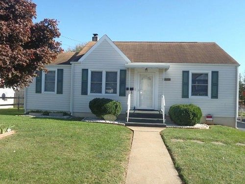 5th image of 2427 Cornell Dr NW