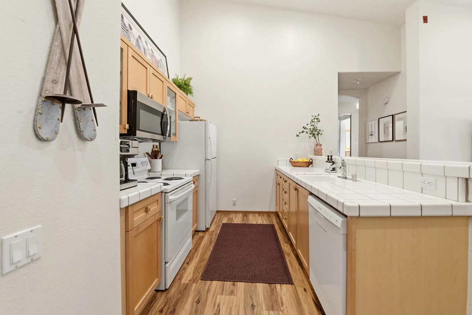 1 bed, 1.0 bath, 5381 sqft, $6,767 — Photo 4
