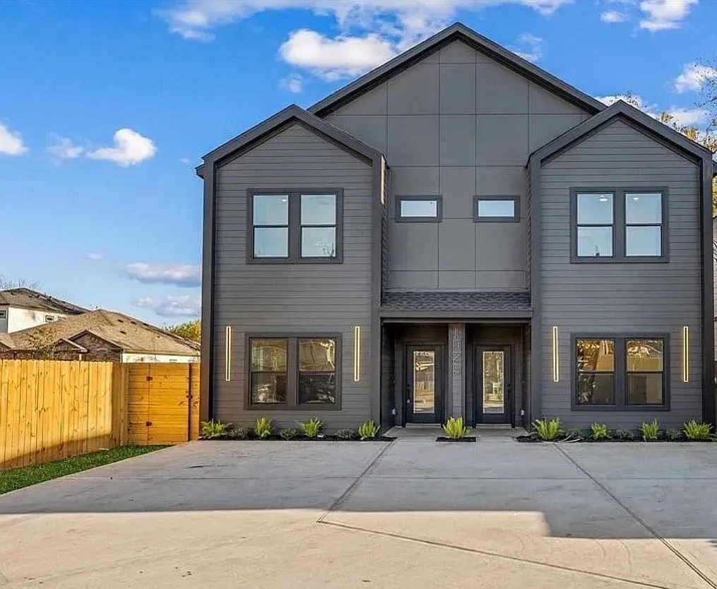 3 bed, 2.5 bath, 1500 sqft, $2,800 — Photo 1