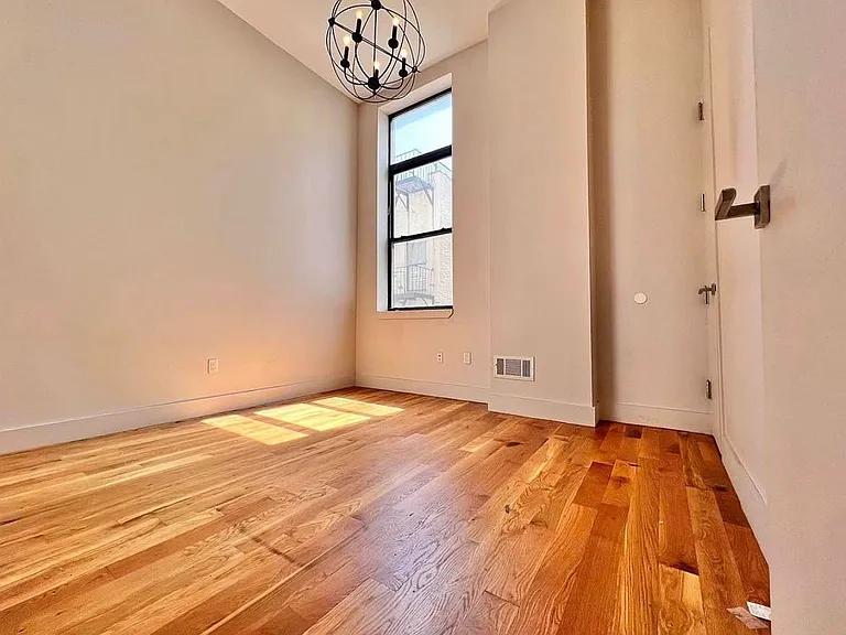 374 Kosciuszko St #4B — Photo 15