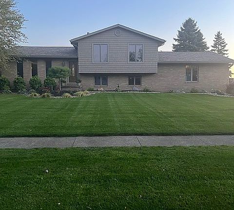 3rd image of 1115 Hillcrest Ave