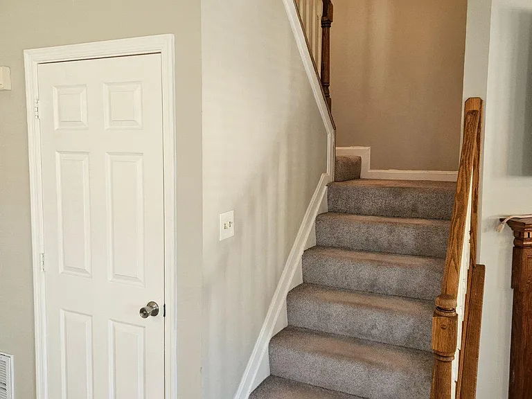 2346 Hazelwood Ct — Photo 11