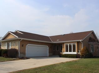 4544 W Maplewood Dr #37, Greenfield, WI 53220
