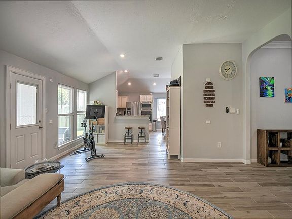 4th image of 6111 Caroline Green Ct