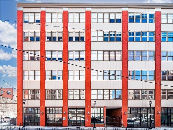 2nd image of 1260 W 4th St APT 302