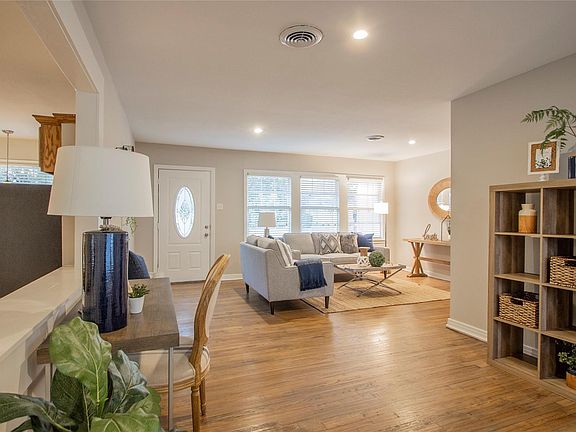 3rd image of 4201 Winfield Ave