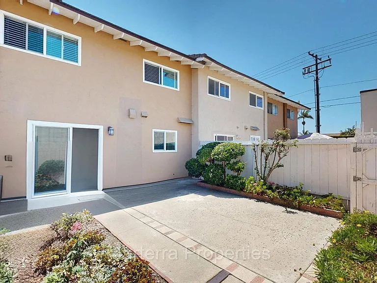 17755 La Rosa Ln — Photo 26