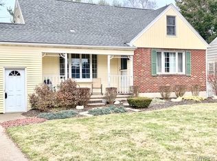 4878 Edgewood Dr, Hamburg, NY