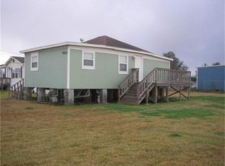 902 17th St, San Leon, TX 77539