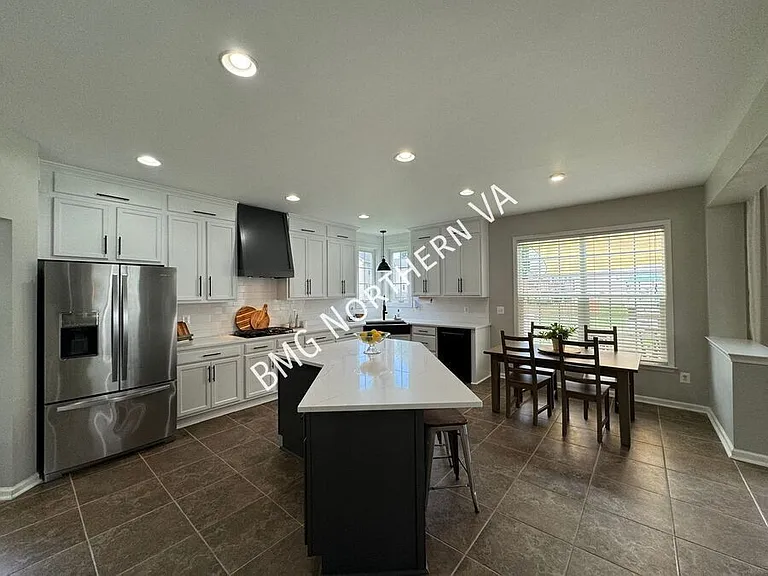 8930 Kingbird Ct — Photo 11