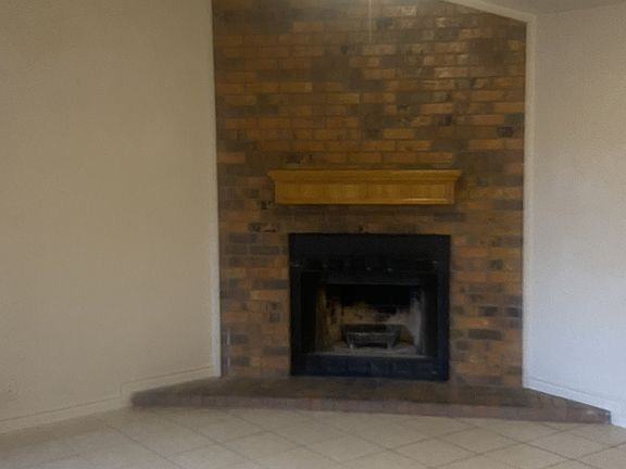 3rd image of 1204 Lindsey Ln #B