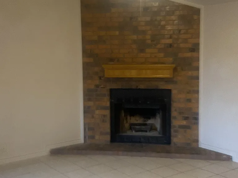 1204 Lindsey Ln #B — Photo 3