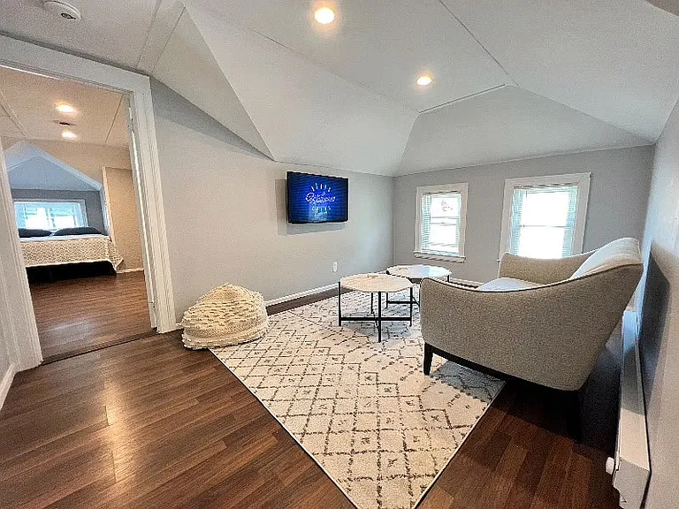 16 Holland Rd #3 — Photo 2