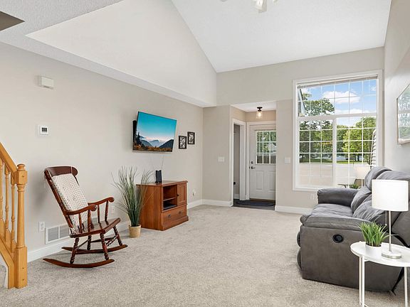2nd image of 8783 Hastings Cir NE