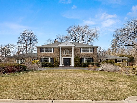 4th image of 2014 Burr Oak Dr W