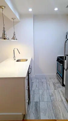 Rented by Uptown Flats LLC | media 34