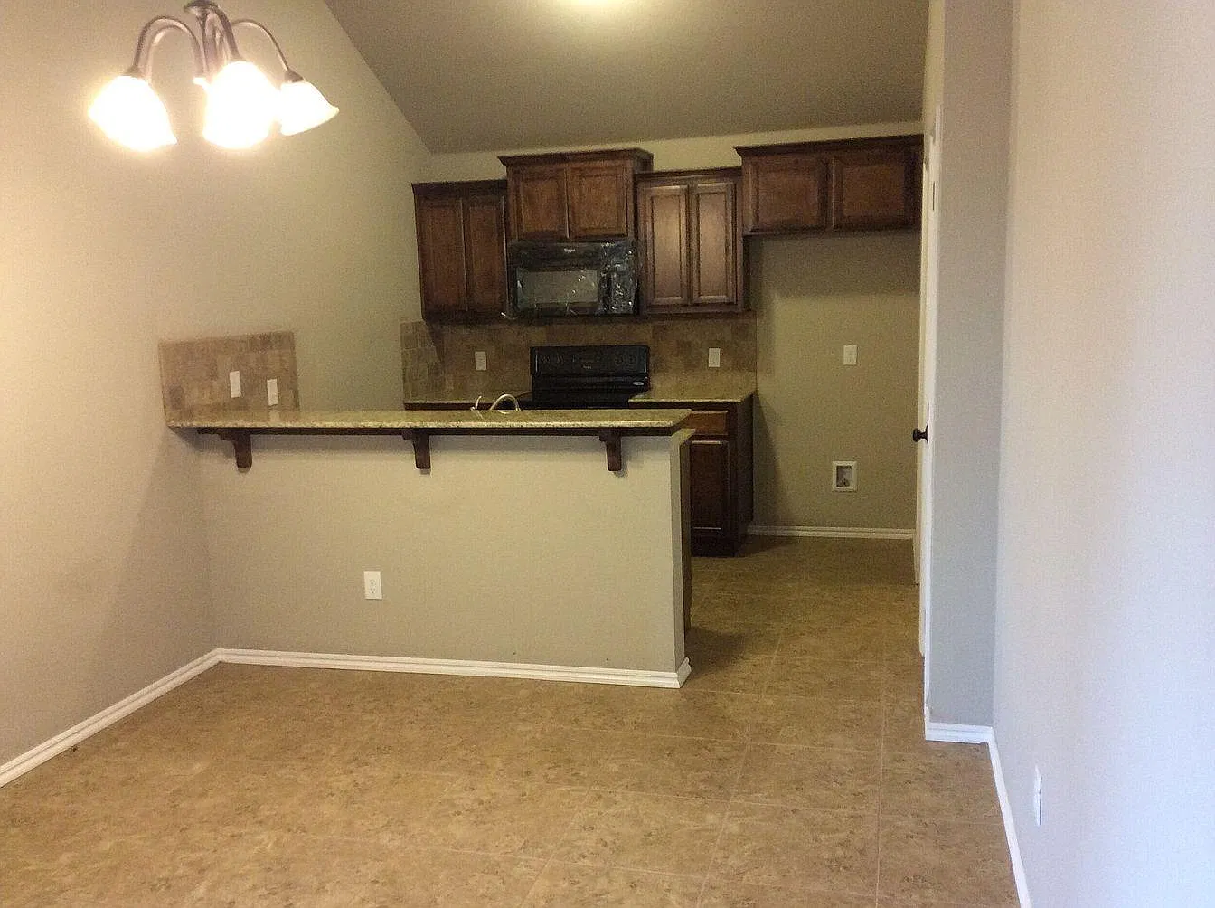 3 bed, 1246 sqft, $1,460 — Photo 3