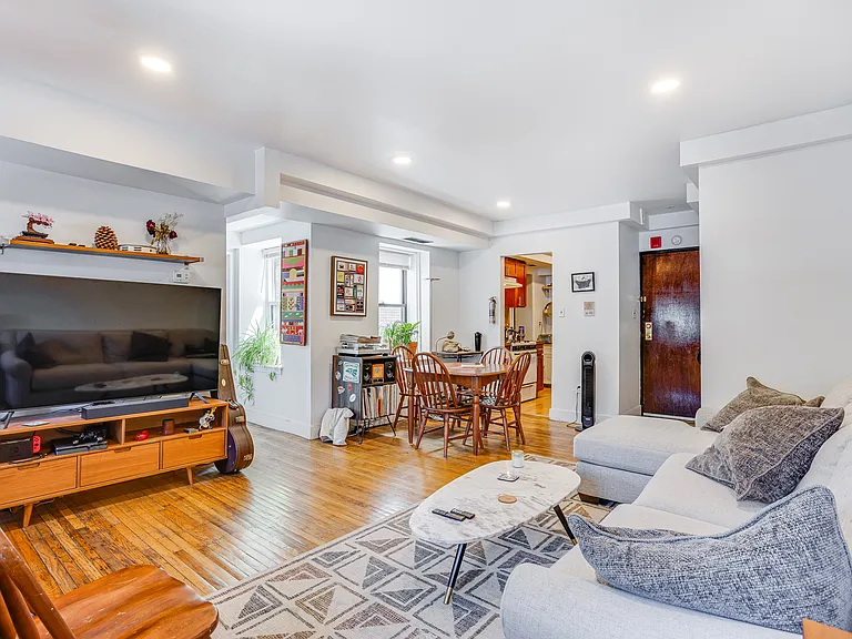 2213 Green St #B3 — Photo 3