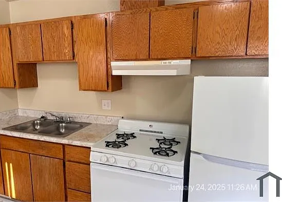 Studio, 496 sqft, $1,749 — Photo 3