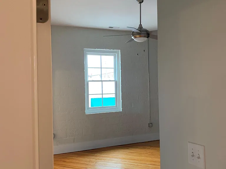 2430 Emerald Pl — Photo 7