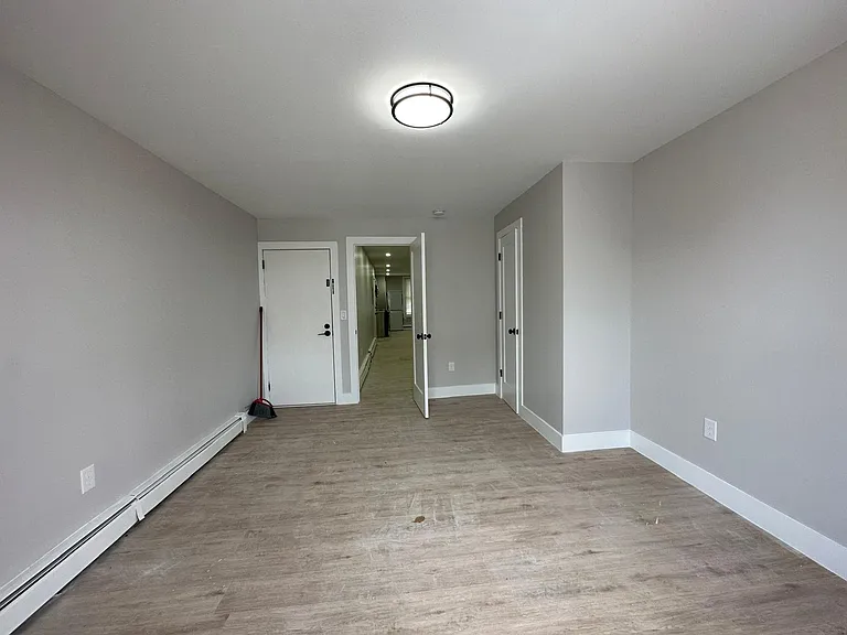 594 Westside Ave #4E — Photo 5