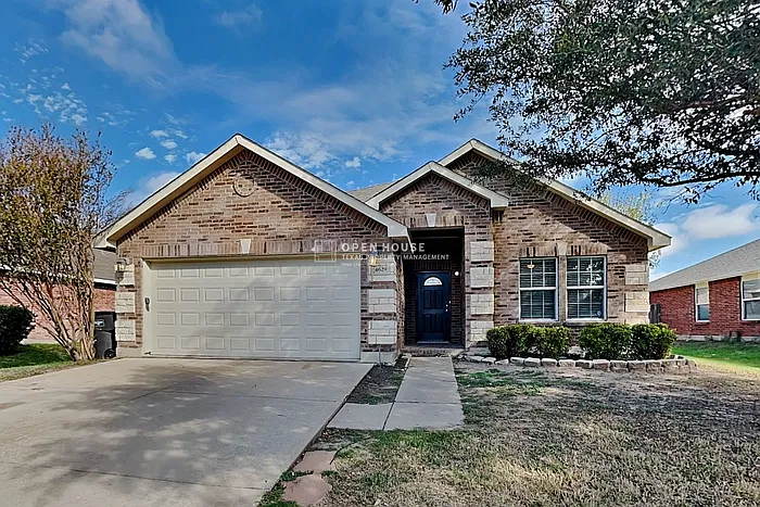 3 bed, 2.0 bath, 1673 sqft, $2,100 — Photo 1