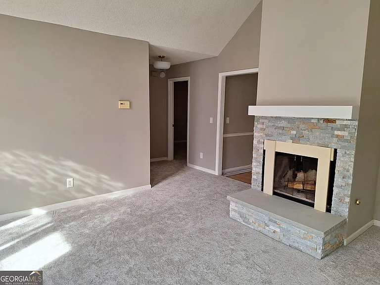 41 Sandstone Ln — Photo 3