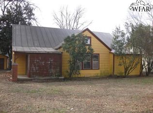 414 Magnolia St, Burkburnett, TX 76354