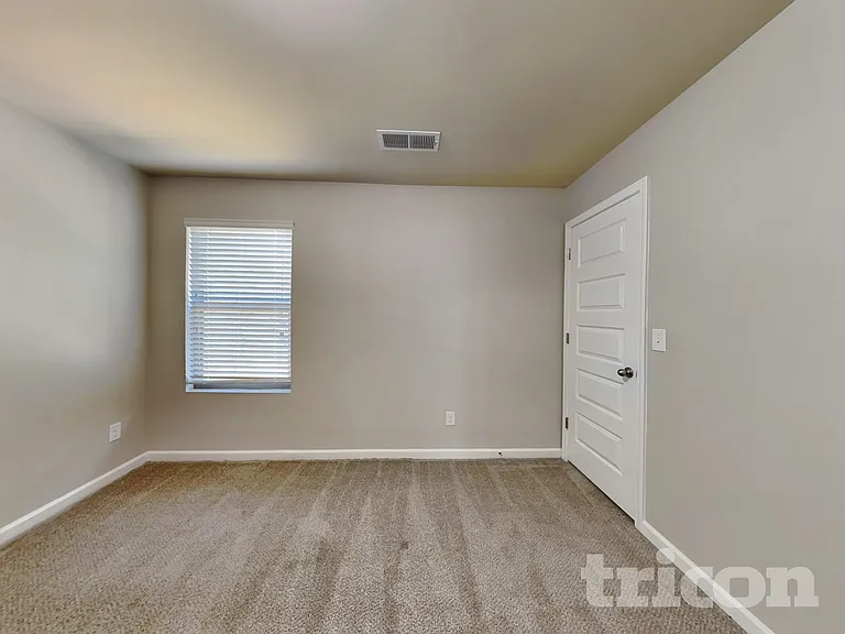 1095 Lear Dr — Photo 10