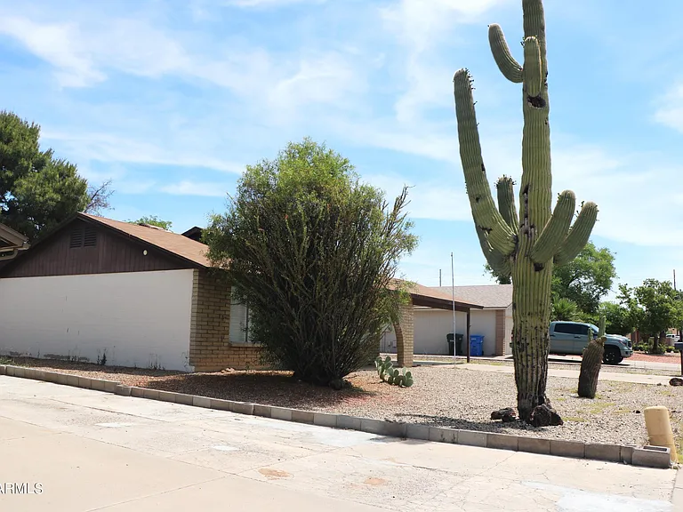 3544 W Charleston Ave — Photo 5