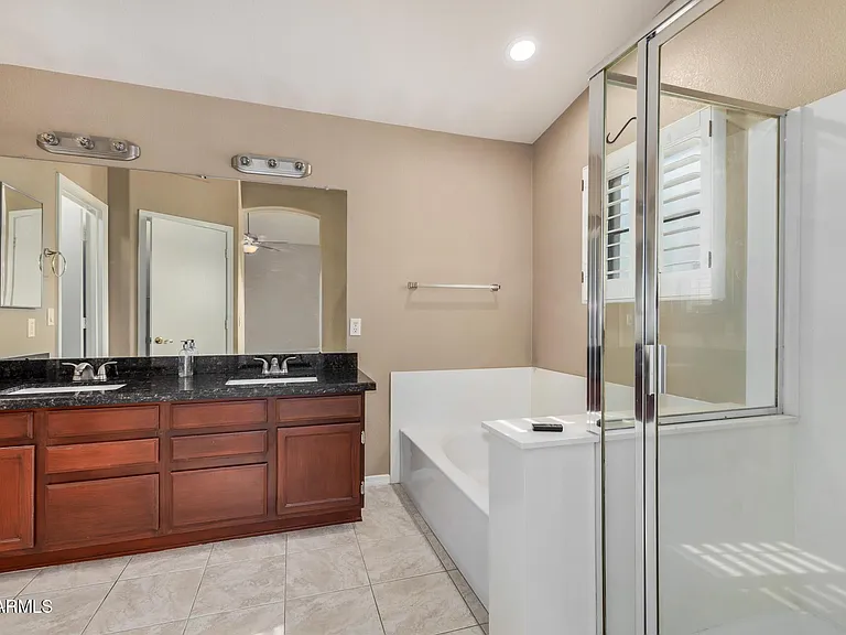 4334 E Anderson Dr — Photo 22