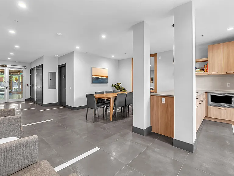 707 Como Lake Ave #212 — Photo 21