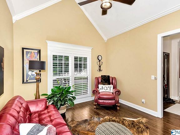 4th image of 2923 Oakleigh Ln SE